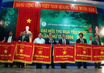 Tập đoàn CN Cao su chú trọng đẩy mạnh phong trào thi đua yêu nước