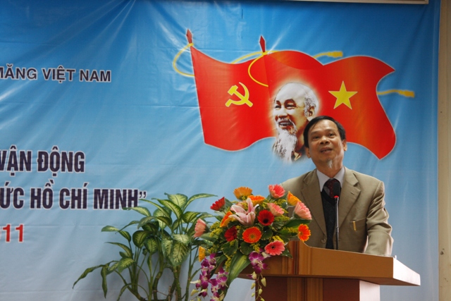 Đ/c Lê Văn Chung, Bí thư Đảng ủy, Chủ tịch HĐTV Trưởng ban chỉ đạo Cuộc vận động của ĐẢng bộ Tổng Công ty Công nghiệp Xi măng Việt Nam tiếp thu ý kiến và bế mạc hội nghị.