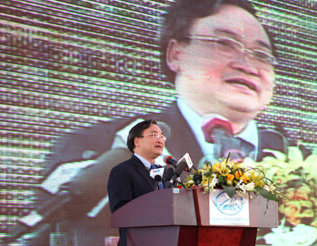Phó Thủ tướng Hoàng Trung Hải phát biểu tại lễ khởi công
