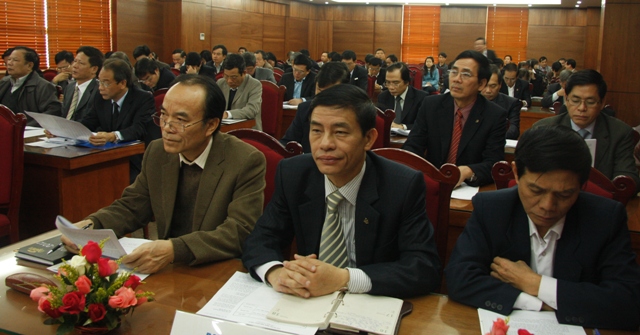 Đại biểu dự Hội nghị lắng nghe ý kiến phát biểu chỉ đạo của đồng chí Bí thư Đảng ủy Khối