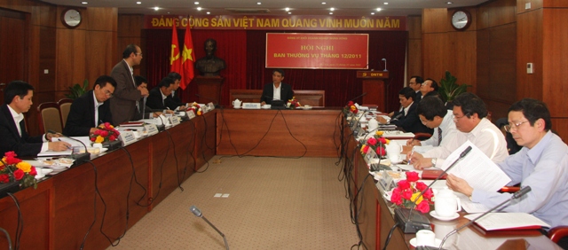 Các đại biểu dự Hội nghị đóng góp cho dự thảo báo cáo