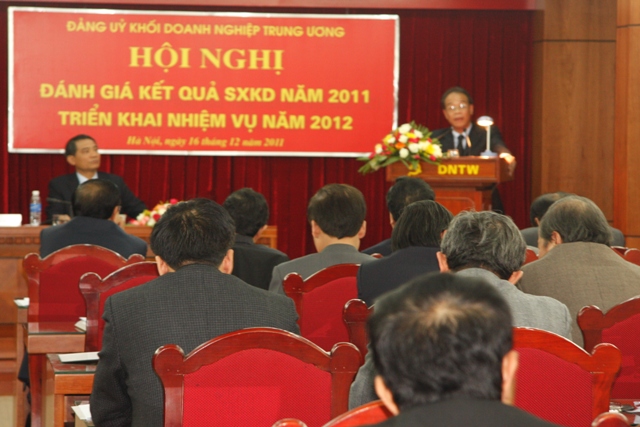 Đồng chí Bùi Ngọc Bảo, Bí thư Đảng ủy Chủ tịch HĐQT, Tổng Giám đốc Tập đoàn Xăng dầu Việt Nam phát biểu ý kiến tại Hội nghị