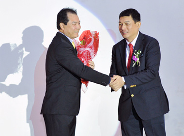 Chủ tịch HĐQT VietinBank Phạm Huy Hùng trân trọng cảm ơn khách hàng.