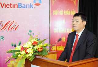  Chủ tịch HĐQT VietinBank Phạm Huy Hùng phát biểu tại buổi gặp mặt.