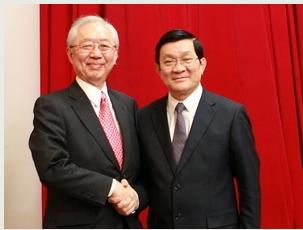 Chủ tịch nước Trương Tấn Sang tiếp ông Fumi O Hoshi, Phó Chủ tịch Ngân hàng hợp tác quốc tế Nhật Bản. (Ảnh: Nguyễn Khang/TTXVN)