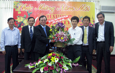 Phó Tổng Giám đốc Tập đoàn công nghiệp Cao su Việt Nam chúc Tết lãnh đạo UBND tỉnh