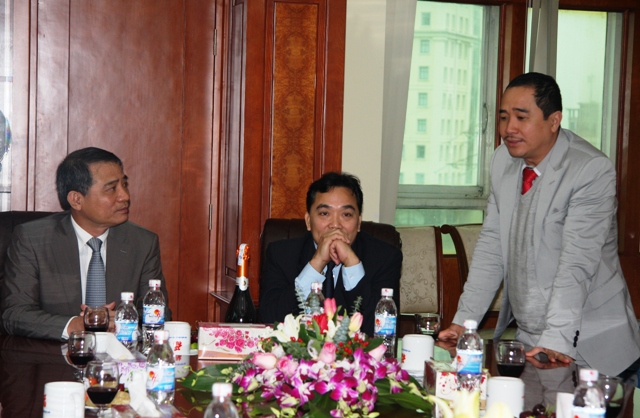 Đồng chí Bùi Vạn Thuận, Tổng Giám đốc Tổng Công ty PVI trân trọng cảm ơn sự quan tâm chỉ đạo, đồng thời tiếp thu  ý kiến phát biểu của đồng chí Bí thư Đảng ủy Khối 