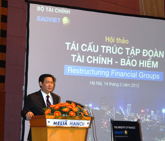 Bộ trưởng Bộ Tài chính Vương Đình Huệ phát biểu tại Hội thảo.