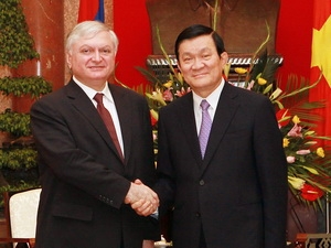 Chủ tịch nước Trương Tấn Sang tiếp Bộ trưởng  Edvard Nalbandyan. (Ảnh: Nguyễn Khang/TTXVN)