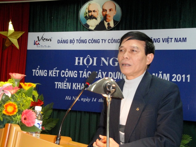 Đồng chí Đỗ Tiến Khang, Ủy viên Ban Thường vụ, Trưởng ban Tổ chức phát biểu chỉ đạo Hội nghị