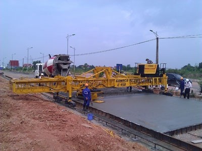 Triển khai xây dựng đường BTXM tại KĐT Khai Quang, TP Vĩnh Yên, Vĩnh Phúc (năm 2011).