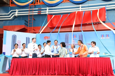 Lễ ký kết bàn giao giàn khoan tự nâng 90m nước – giàn Tam Đảo 03 giữa lãnh đạo PVN, PV Shipyard và Liên doanh Vietsovpetro