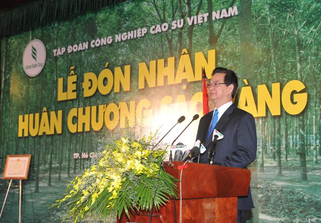 Thủ tướng Chính phủ Nguyễn Tấn Dũng phát biểu tại buổi lễ VRG đón nhận Huân chương Sao Vàng