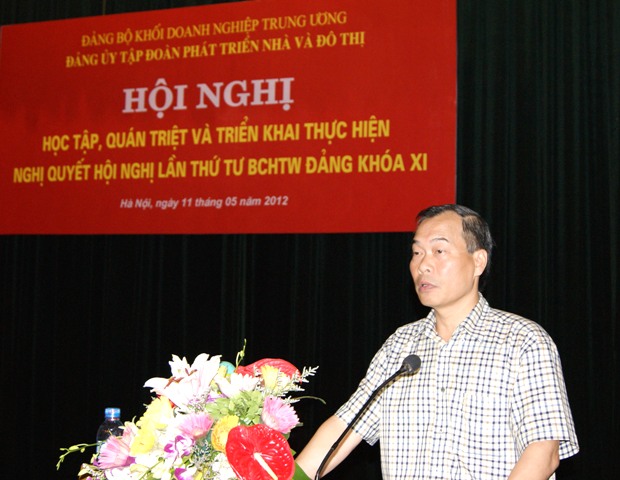 Đồng chí Nguyễn Đăng Nam, Bí thư Đảng ủy, Chủ tịch Hội đồng thành viên Tập đoàn HUD phát biểu tại Hội nghị.