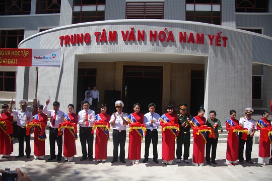 Cắt băng khánh thành Trung tâm Văn hóa Đảo Nam Yết do Vietinbank tài trợ
