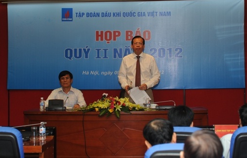 Đồng chí Phùng Đình Thực giải đáp các vấn đề báo chí nêu trong cuộc họp báo quý 2 năm 2012