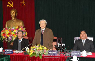 Tổng Bí thư Nguyễn Phú Trọng làm việc với Ban Tuyên giáo   Trung ương tháng 2/2012. (Ảnh: TTXVN)