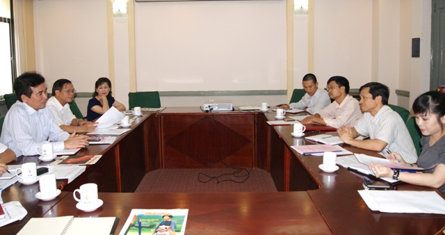 Đoàn kiểm tra làm việc với Đảng ủy Tập đoàn Điện lực Việt Nam