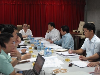 Chủ tịch Quốc hội Nguyễn Sinh Hùng chỉ đạo cuộc họp