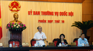 Chủ tịch Quốc hội Nguyễn Sinh Hùng phát biểu khai mạc phiên họp thứ 10 của UBTVQH - ẢNh: VGP/Thành Chung
