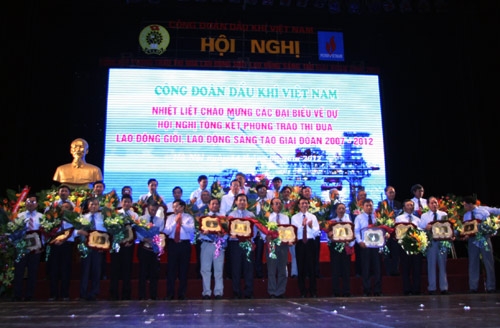 Tôn vinh hơn 100 lao động giỏi ngành Dầu khí Việt Nam