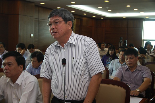 Đồng chí Nguyễn Phước Thanh, Bí thư Đảng ủy, Tổng Giám đốc Ngân hàng TMCP Ngoại thương Việt Nam phát biểu ý kiến tại buổi làm việc