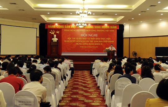Đồng chí Nguyễn Văn Bình trực tiếp phổ biến Nghị quyết Trung ương 5 (khóa XI) tới Hội nghị 