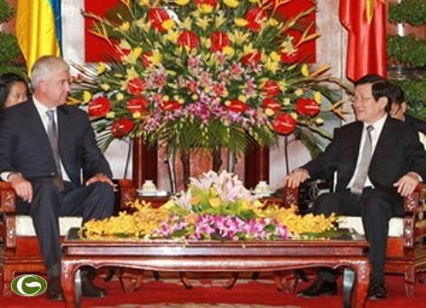 Chủ tịch nước Trương Tấn Sang tiếp Ngài Salamatin Dmitry Albertovich, Bộ trưởng Quốc phòng Cộng hòa Ukraine đang ở thăm và làm việc tại Việt Nam
