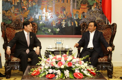 Phó Thủ tướng Hoàng Trung Hải đề nghị Chính phủ Nhật Bản hỗ trợ Việt Nam triển khai thành công mô hình đầu tư PPP trong xây dựng hạ tầng.