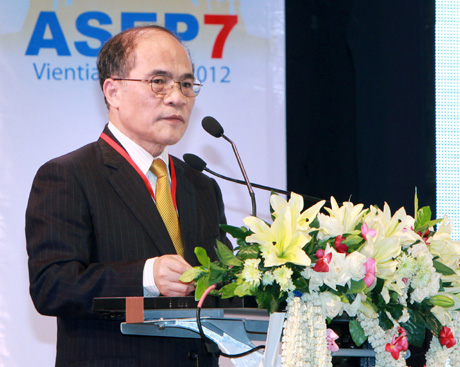Chủ tịch Quốc hội Nguyễn Sinh Hùng phát biểu tại Lễ khai mạc