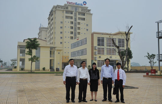 Lãnh đạo Đảng ủy Khối DNTW thăm Trường Đào tạo & PTNNL VietinBank.