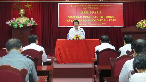 Đồng chí Trần Thanh Khê – Trưởng ban Tuyên giáo Đảng ủy Khối chủ trì hội nghị