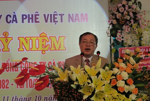 Đồng chí Ðoàn Ðình Thiêm - Chủ tịch HĐTV Tổng Công ty Cà phê Việt Nam phát biểu khai mạc