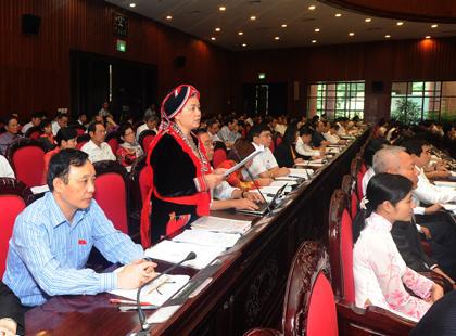 Ðại biểu QH tỉnh Hà Giang thảo luận tại hội trường. Ảnh: Thanh Chương