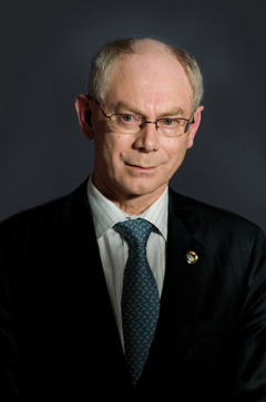 Chủ tịch Hội đồng châu Âu Herman Van Rompuy đến Hà Nội, thăm chính thức Việt Nam, theo lời mời của Chủ tịch nước Trương Tấn Sang