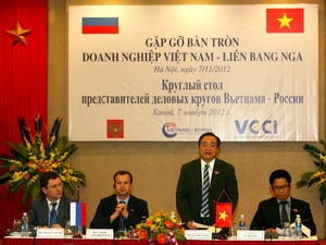 Phó Thủ tướng Hoàng Trung Hải phát biểu tại cuộc gặp gỡ. (Ảnh: Huy Hùng/TTXVN)