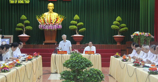 Tổng Bí Nguyễn Phú Trọng làm việc với Tỉnh ủy Đồng Tháp.