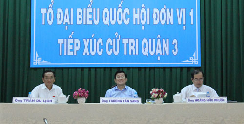 Chủ tịch nước Trương Tấn Sang tiếp xúc cử tri quận 3, TP HCM