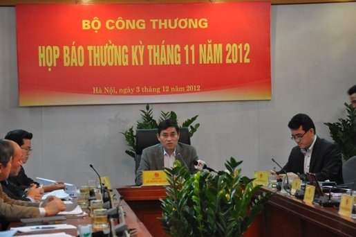 Thứ trưởng Bộ Công Thương Lê Dương Quang chủ trì buổi họp báo