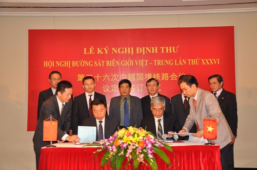 Quang cảnh lễ ký nghị định thư Hội nghị ĐS biên giới Việt - Trung lần thứ 36, tại Hà Nội, ngày 5-12-2012.