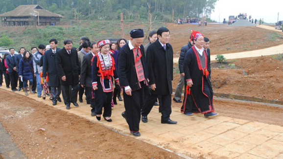 Chủ tịch Trương Tấn Sang trong 1 chuyến công tác