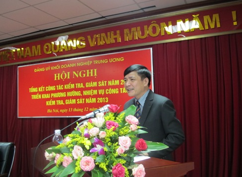 Đồng chí Bùi Văn Cường - Bí thư Đảng ủy Khối doanh nghiệp Trung ương phát biểu tại Hội nghị
