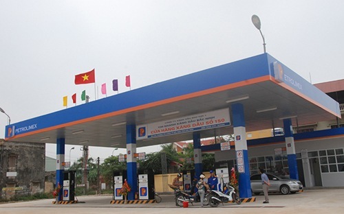 Tính đến hết tháng 10/2012, Petrolimex chiếm khoảng 50% thị phần xăng dầu trong nước, PV Oil (16,6%), Saigon Petro (khoảng 6,5%), Thanh Lễ (5,3%), Tổng công ty Xăng dầu Quân đội (2,4%)...
