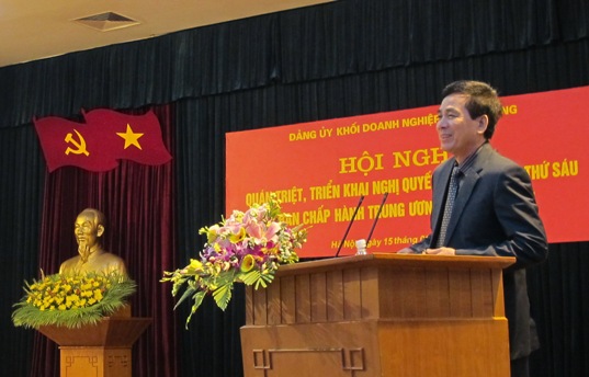 đồng chí Trần Thanh Khê - Ủy viên BTV, Trưởng ban Tuyên giáo Đảng ủy Khối đã phổ biến kế hoạch triển khai học tập, quán triệt Nghị quyết Trung ương 6 (Khóa XI) tại các đơn vị trong Khối