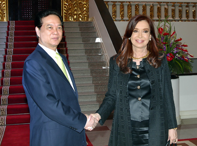 Thủ tướng Nguyễn Tấn Dũng khẳng định với Tổng thống Cristina Femández de Kirchner, Việt Nam hoan nghênh và chào đón các doanh nghiệp của Argentina sang hợp tác, đầu tư tại Việt Nam