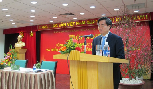 Đồng chí Nguyễn Quang Dương - Phó Bí thư Đảng ủy Khối đã biểu dương các kết quả mà Vietcombank đạt được trong năm 2012