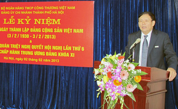 Phó Bí thư Đảng ủy VietinBank Nguyễn Văn Bình quán triệt các nội dung cơ bản Nghị quyết TW6 khóa XI tại hội nghị