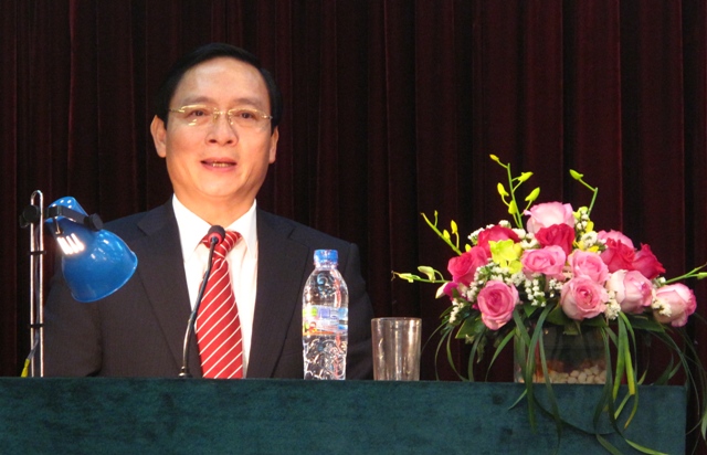 Đồng chí Bùi Khắc Sơn - Tổng giám đốc BHTG tiếp thu các ý kiến đóng góp của các đại biểu