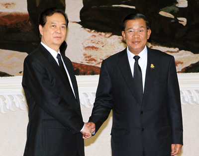 Thủ tướng Nguyễn Tấn Dũng hội kiến Thủ tướng Hun Sen.