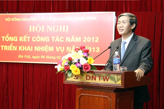 Đồng chí Đinh Thế Huynh, Ủy viên Bộ Chính trị, Bí thư Trung ương Đảng, Trưởng Ban Tuyên giáo Trung ương phát biểu chỉ đạo Hội nghị.